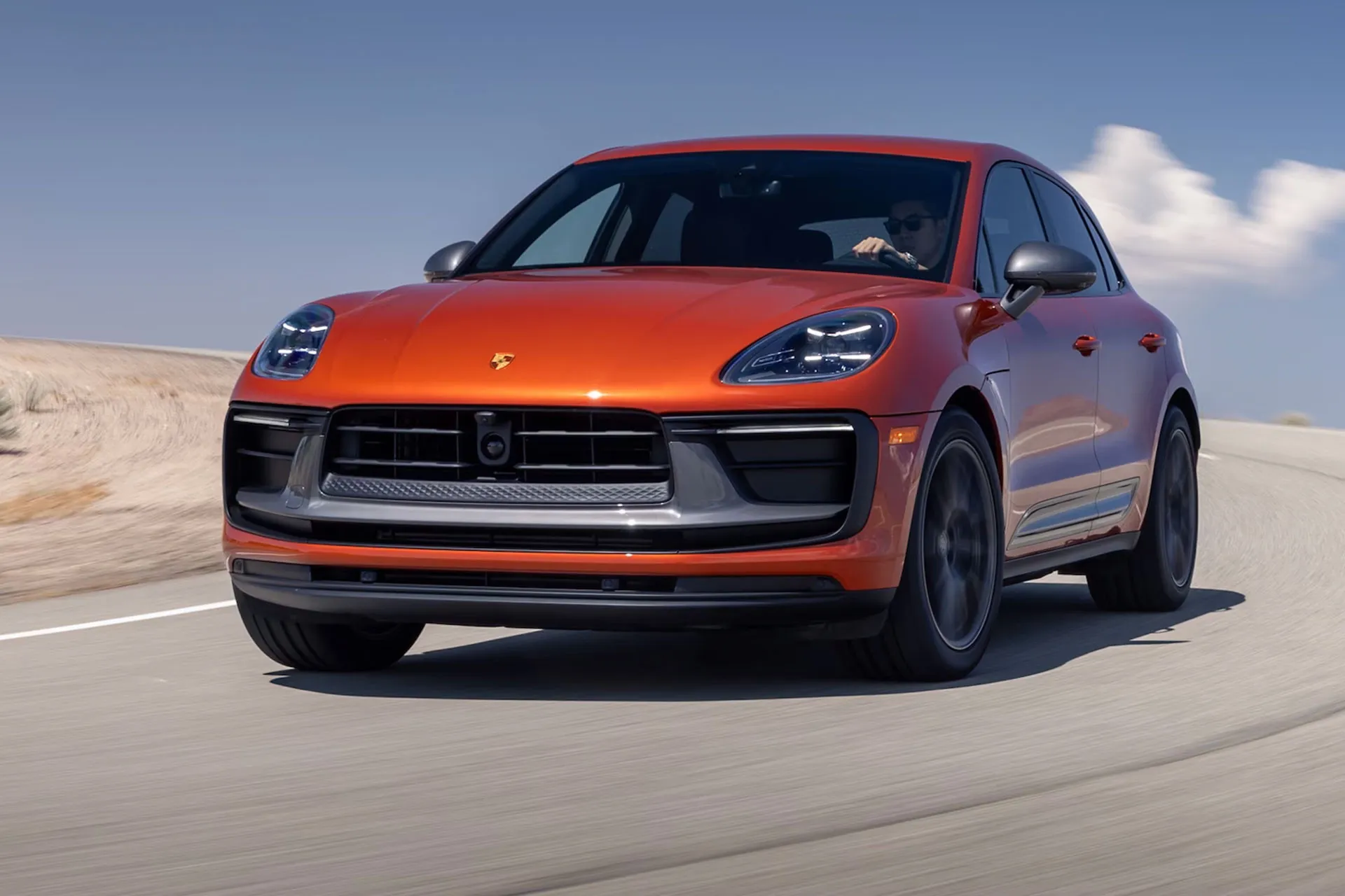 Xe màu cam nổi bật nhưng không hợp mệnh Thủy