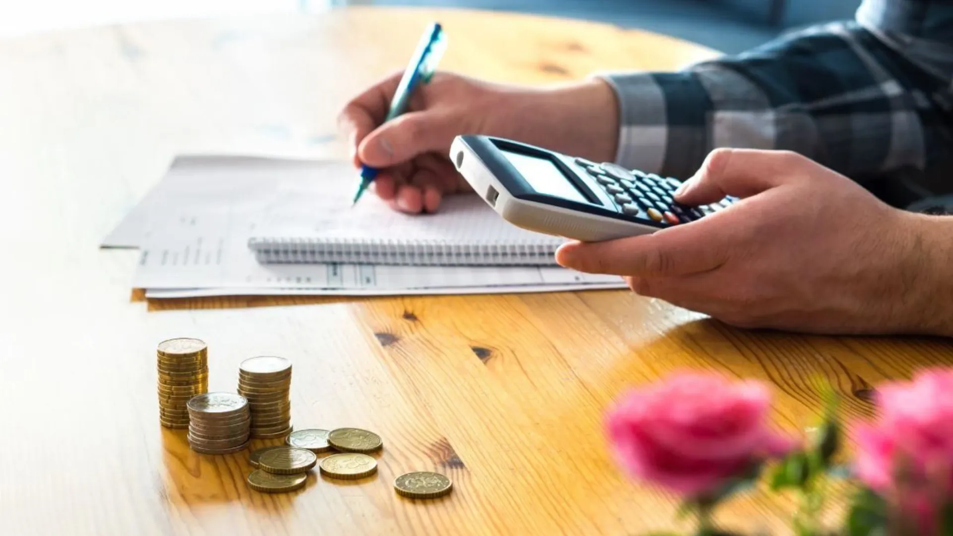 Cân đối thu nhập khi vay mua xe máy trả góp