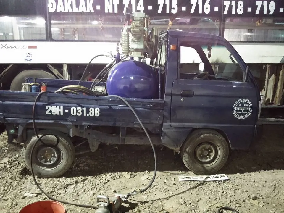 Xe cứu hộ lốp chuyên dụng phục vụ khách hàng 24/24.