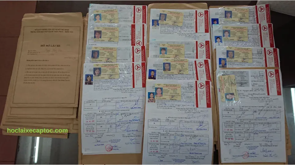 Thủ tục hoàn thiện hồ sơ đăng ký học lái xe ô tô
