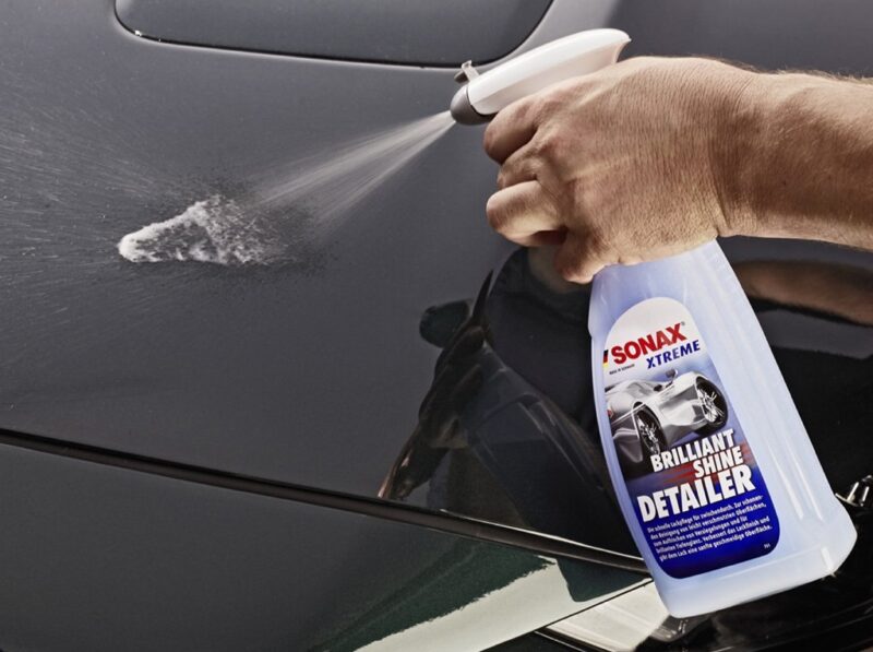 Chai Xịt Phủ Bóng Sơn Xe Ô Tô: Bí Quyết Giữ Vẻ Đẹp Sang Trọng Cho Xế Yêu