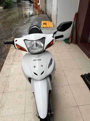 Hình ảnh xe Wave 110 liên doanh màu trắng biển số TPHCM giá rẻ