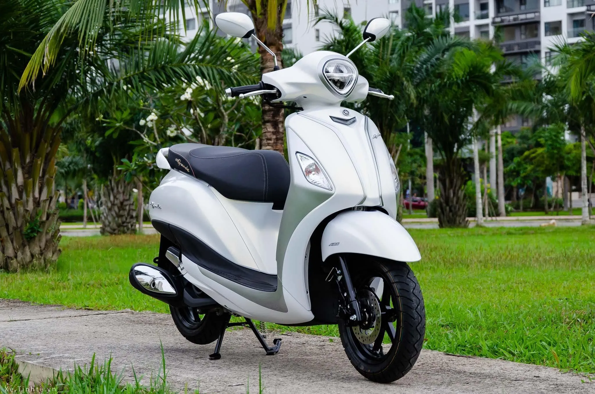 Yamaha Grande Hybrid với thiết kế thanh lịch và công nghệ tiết kiệm nhiên liệu