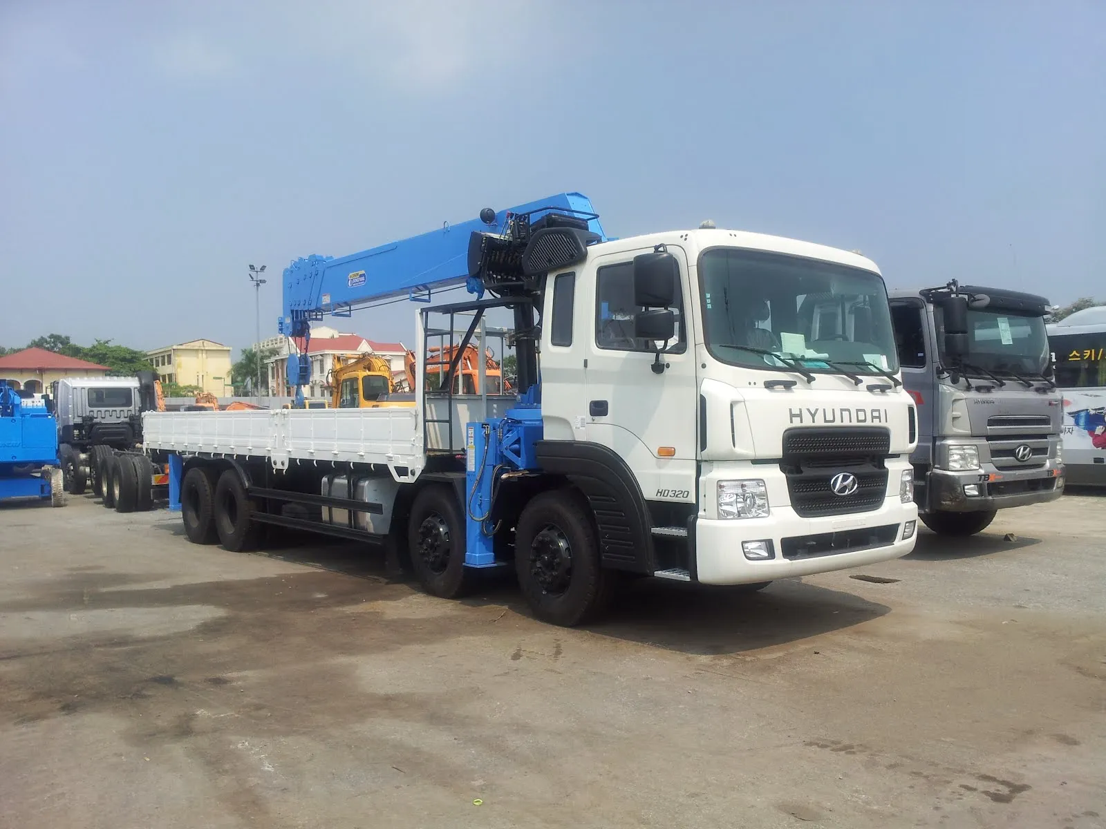 Báo giá xe tải gắn cẩu 10 tấn Hyundai cập nhật năm 2026