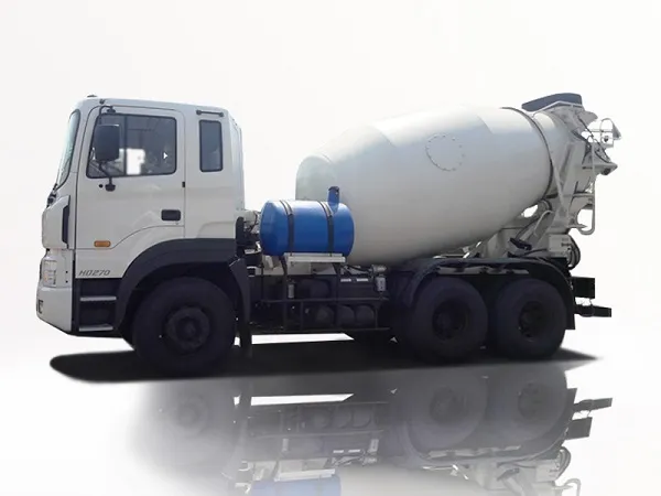 Xe bồn trộn bê tông có thiết kế độc đáo để vận chuyển chất lỏng và nhiên liệu