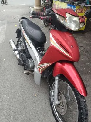 Xe Wave S 110 đời cuối 2012 tại cửa hàng xe máy Quận 11