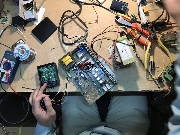 Sửa chữa thay thế linh kiện bo mạch động cơ