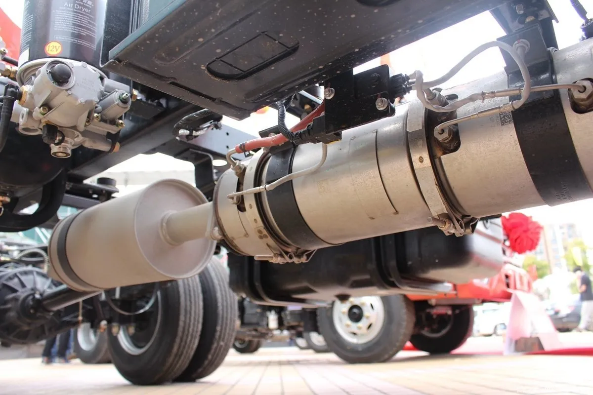 Cấu tạo phức tạp của các hệ thống xử lý khí thải trên xe ô tô đời mới