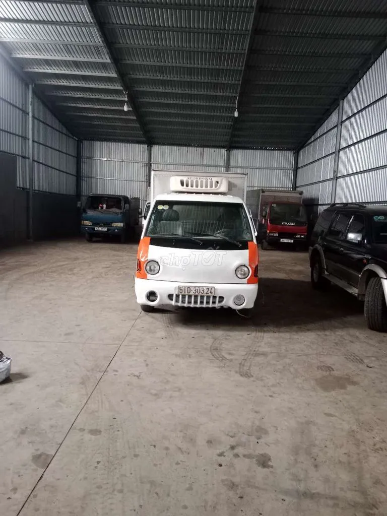 Hệ thống sắt xi và lốp xe tải cũ cần được kiểm tra kỹ