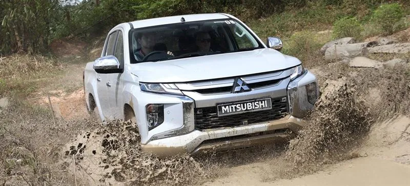 800 triệu nên mua mitsubishi triton 2019