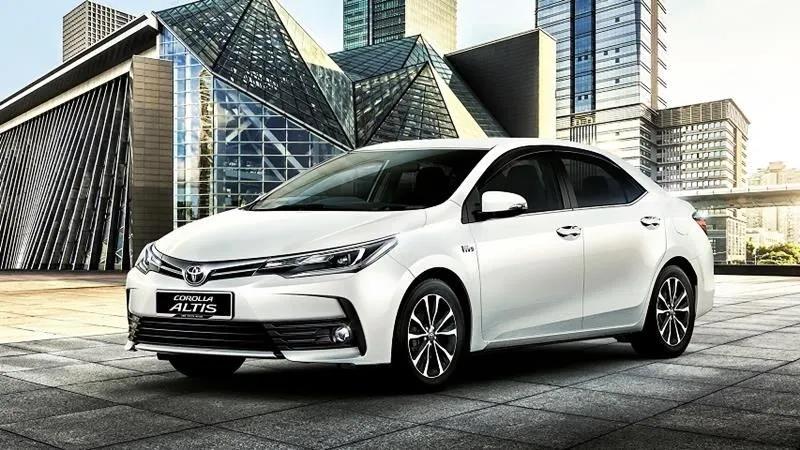 800 triệu nên mua toyota altis