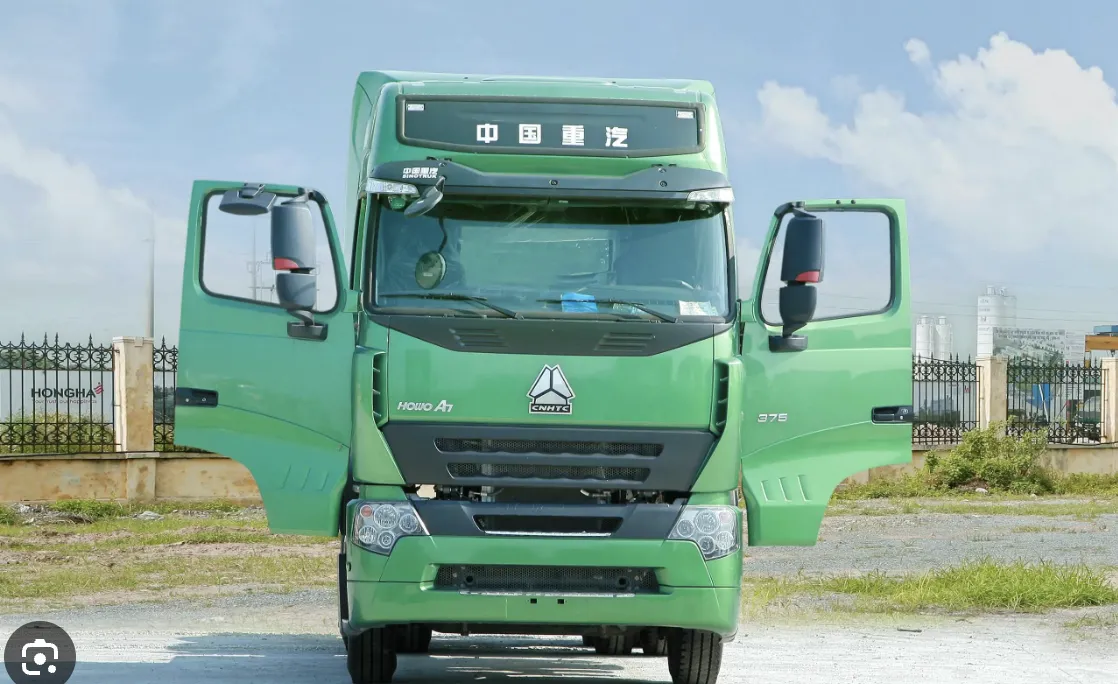 Giao mẫu xe chassis Howo 4 chân cho khách hàng đóng thùng chuyên dụng tại xưởng