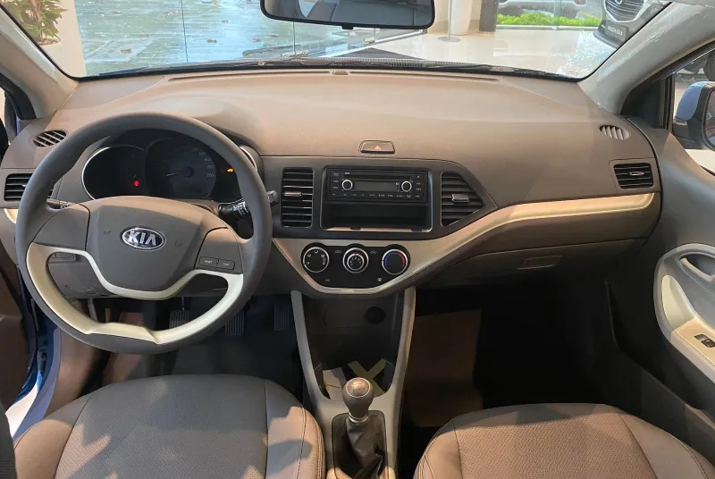 Nội thất trên KIA Morning phiên bản số sàn
