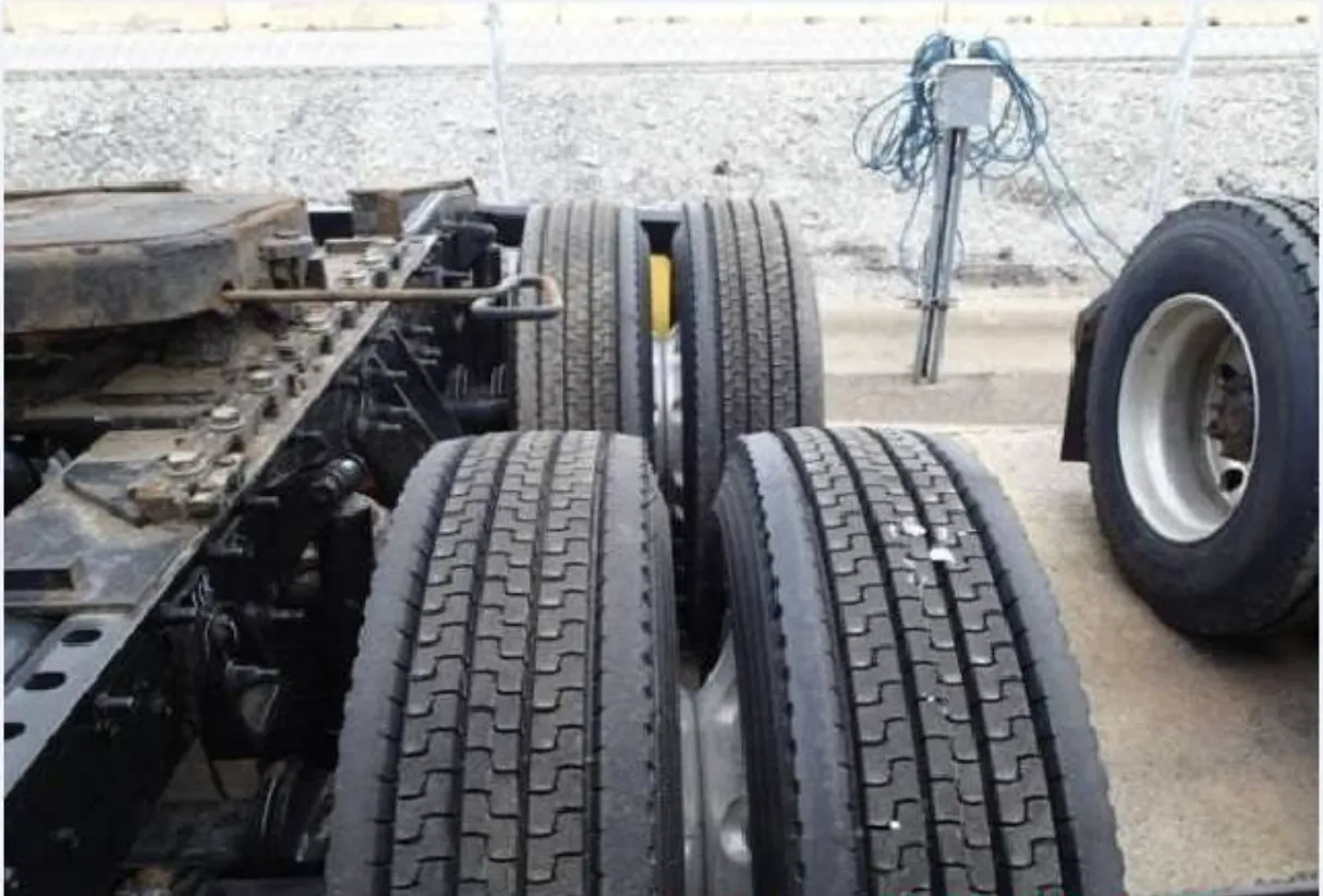 Hệ thống truyền động cầu sau của xe đầu kéo Mỹ