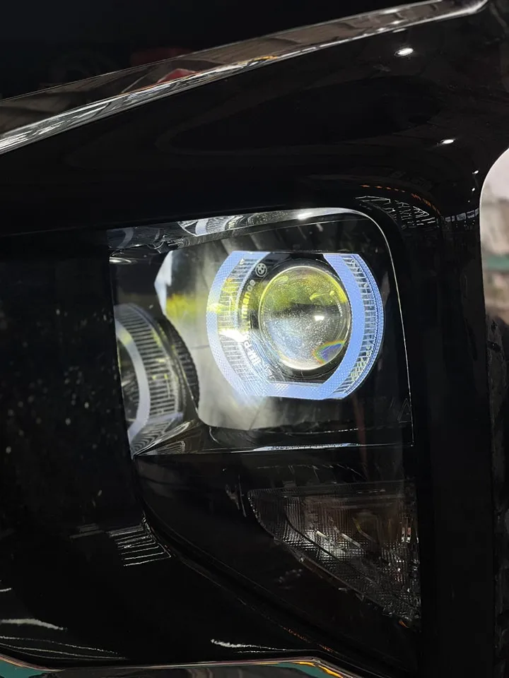 Mitsubishi Xpander sau khi độ đèn bi LED V20 tại Auto365 Hà Nam, ánh sáng trắng tinh khiết 6000K