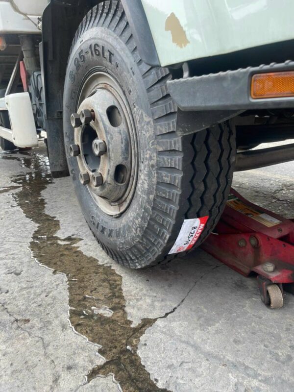 Vá Vỏ Xe Ô Tô Gần Nhất: Danh Sách Địa Chỉ Uy Tín Và Chuyên Nghiệp Tại TPHCM