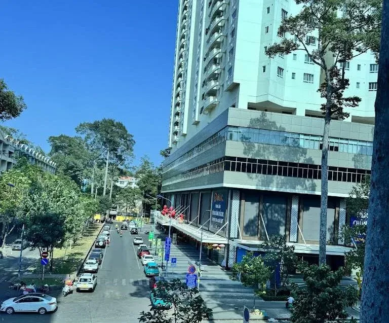 Bãi đỗ xe thông minh sử dụng ứng dụng My Parking gần Chợ Rẫy