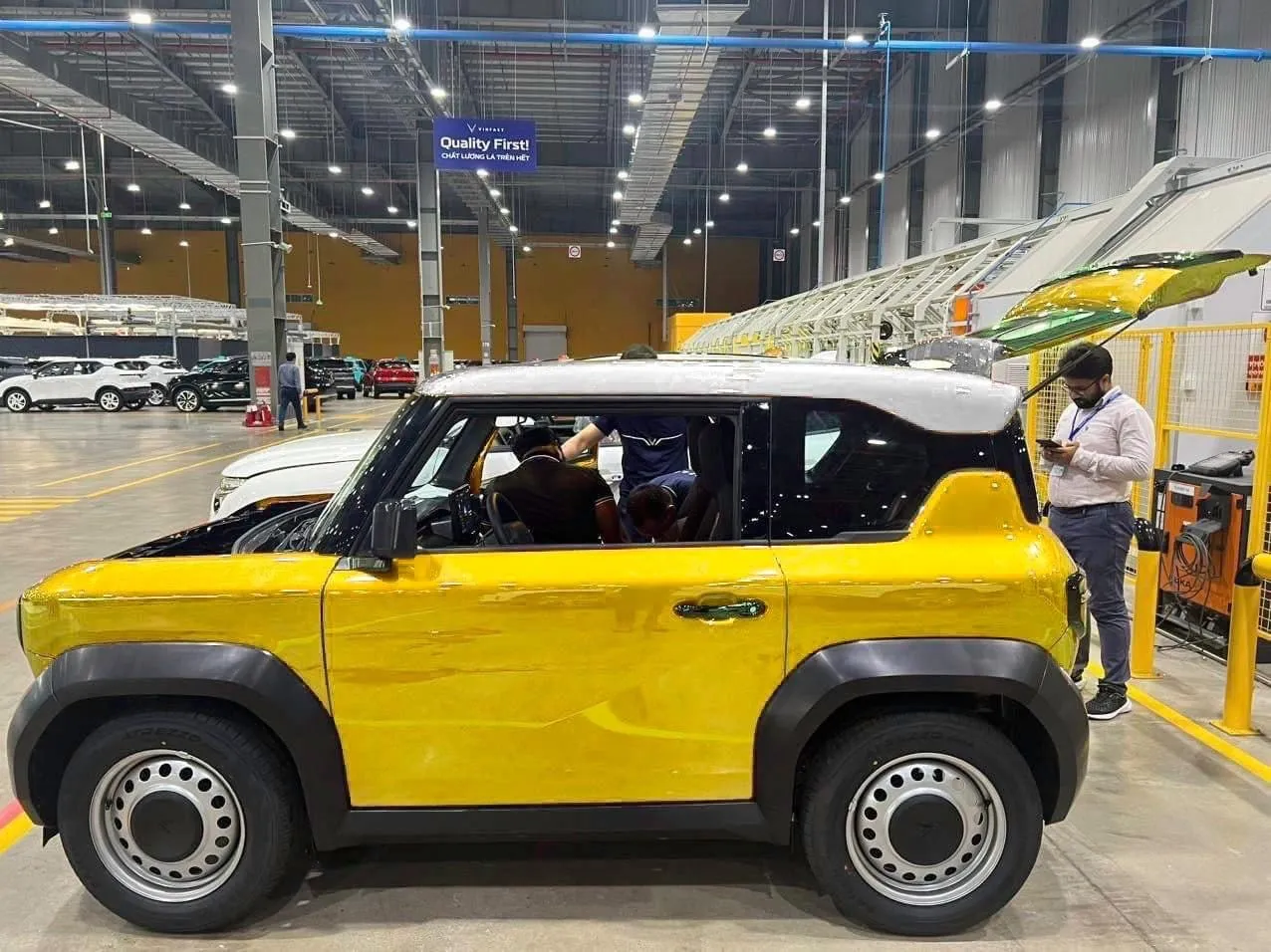 Bảng màu xe Vinfast VF3 màu vàng