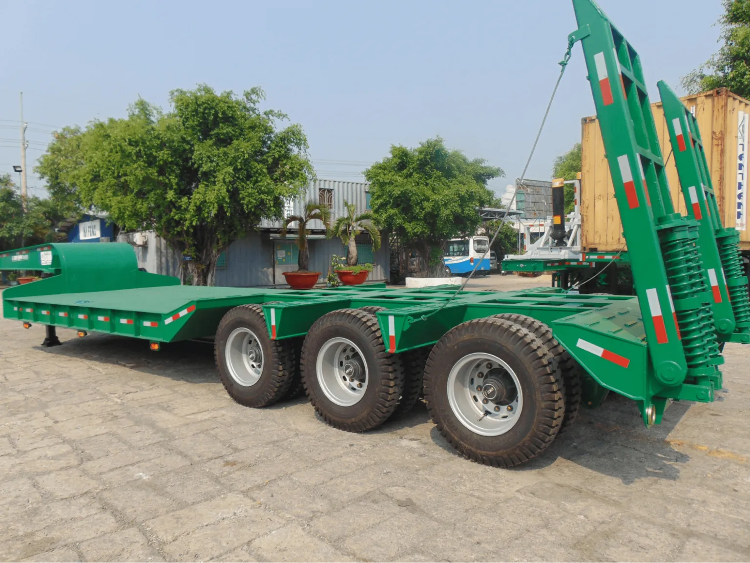 Giá các rơ moóc xe đầu kéo