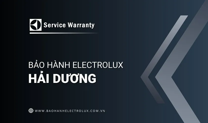 Kỹ thuật viên đang kiểm tra máy giặt Electrolux tại trung tâm bảo hành Hải Dương