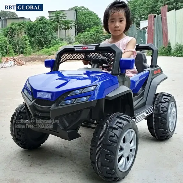 Bé trai lái xe ô tô điện BBT-3355
