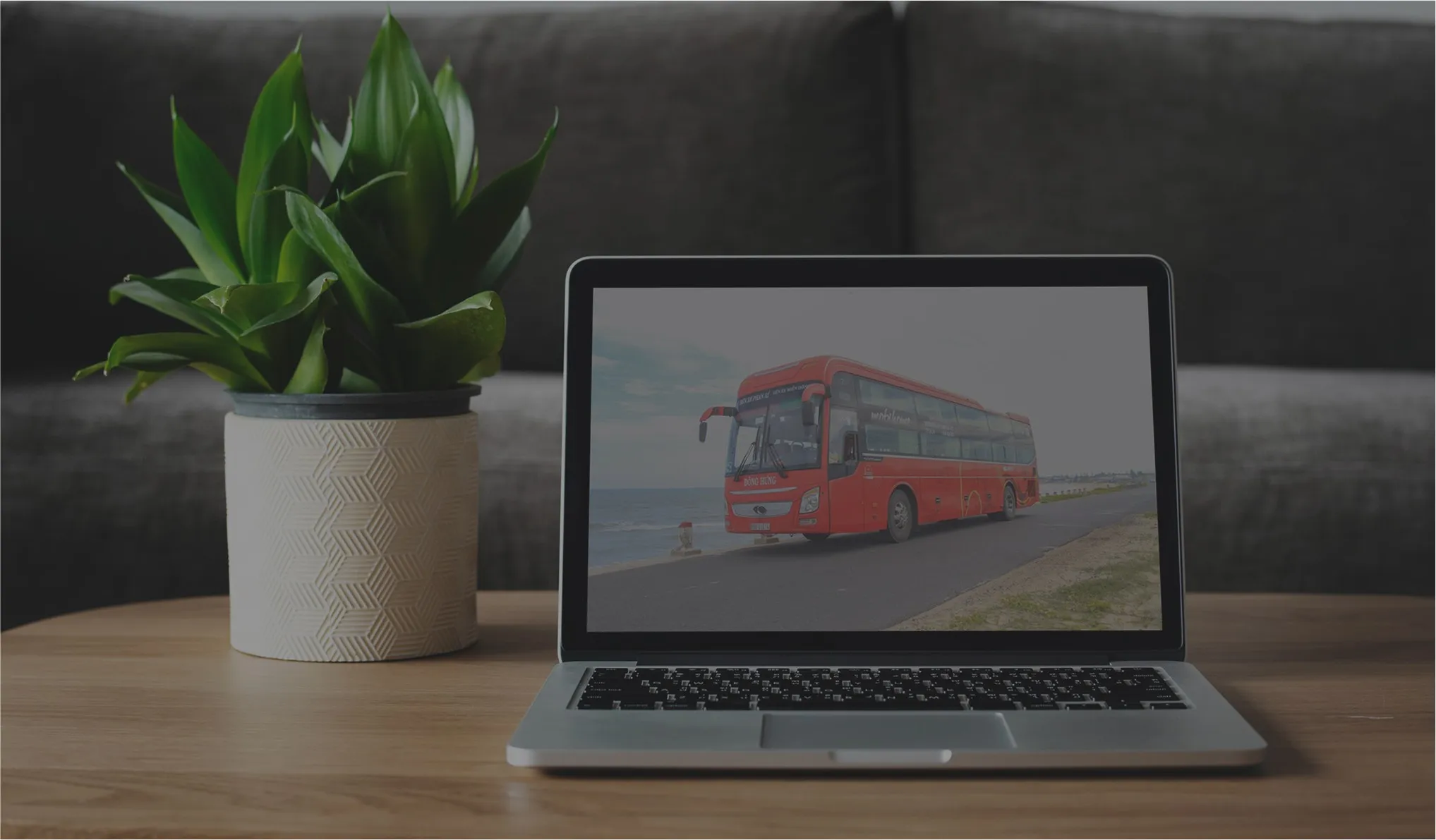 Đội xe vận tải hùng hậu hỗ trợ bởi tổng đài xe đông hưng