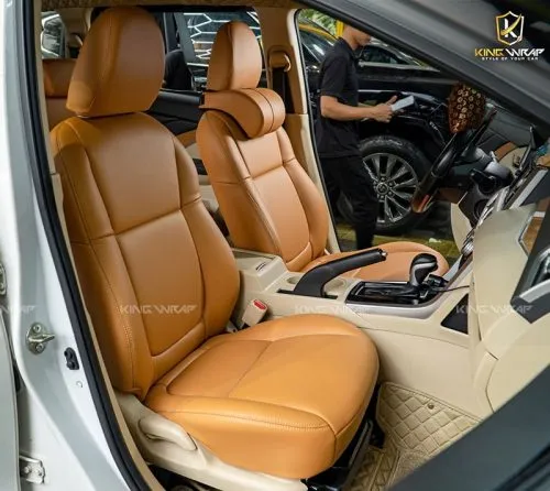 Bọc ghế da ô tô màu nâu mang lại vẻ đẹp tinh tế cho nội thất xe Xpander