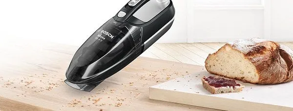 Máy hút bụi Bosch với phụ kiện