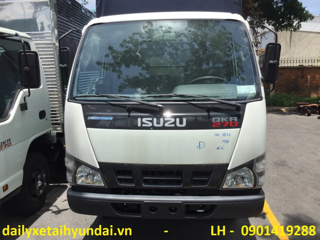 Thiết kế cabin xe tải Isuzu 1 tấn cũ vẫn giữ được phom dáng