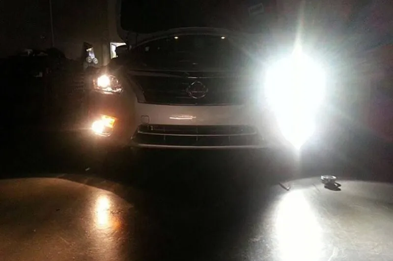 Cách nháy đèn pha xe ô tô để xin vượt