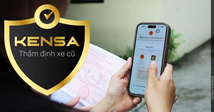 Người dùng đang tìm hiểu về cách tính thuế sang tên xe ô tô cũ trên máy tính