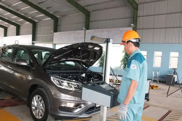 chi phí đăng kiểm xe ô tô 5 chỗ cần được thực hiện đúng thời hạn quy định