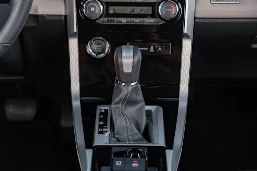 Cần số của xe số tự động Toyota Veloz