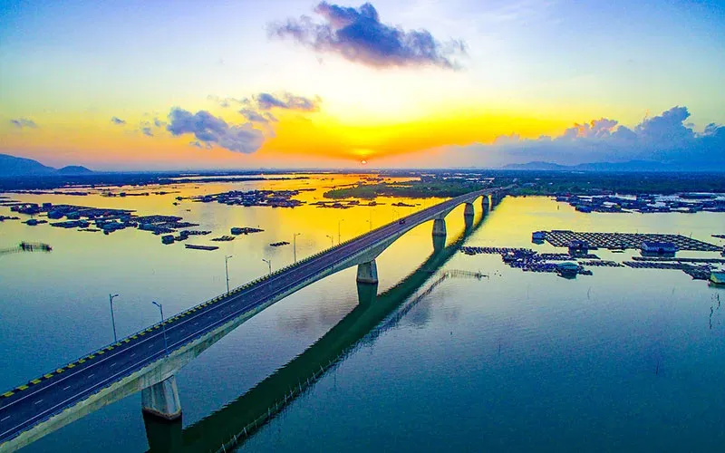 Cầu Chà Và Long Sơn - Cảnh quan yên bình