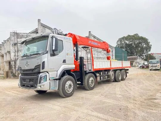 Xe tải Chenglong H5 gắn cẩu Kanglim KS5206 hiện đại