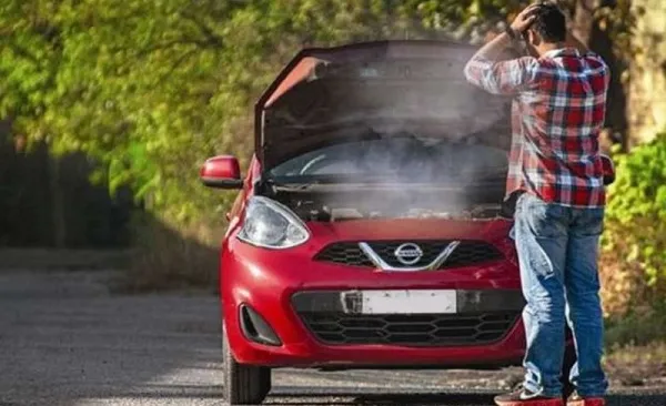 Xe bị chết máy đột ngột trên đường cần được xử lý bởi các chuyên gia kỹ thuật