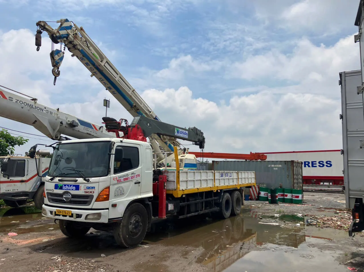 Cho thuê xe cẩu tại Hà Nội - Thuê xe cẩu tự hành tại Hà Nội phục vụ trong lĩnh vực logistics – kho bãi – cảng biển