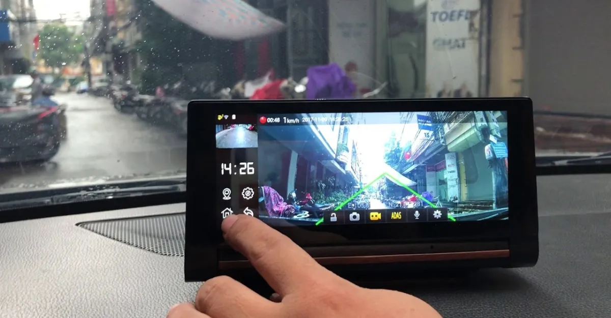 Camera hành trình ghi lại những sự kiện diễn ra thực tế trên đường