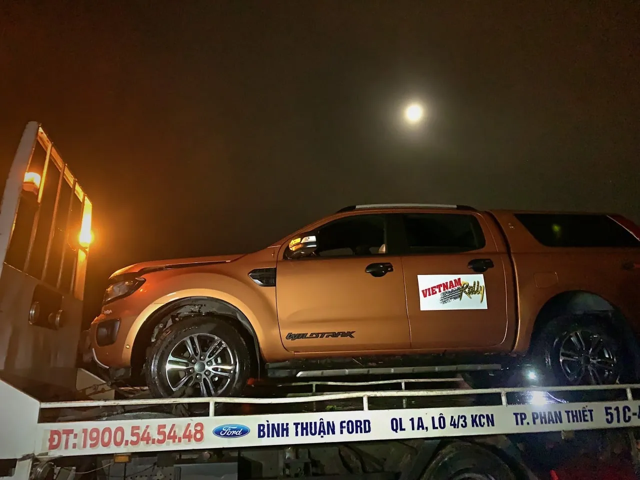 Dịch vụ cứu hộ chuyên nghiệp hỗ trợ khách hàng xử lý sự cố nhanh chóng trên đường