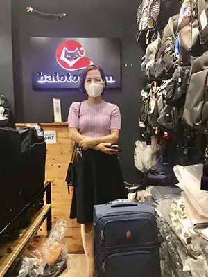 Chị Ánh đánh giá dịch vụ sửa chữa balo