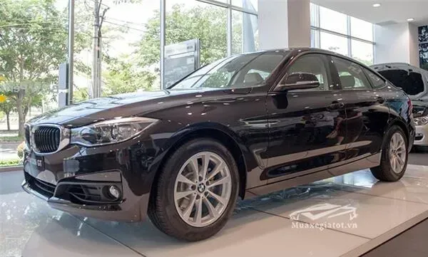 Hốc gió và đèn sương mù LED của phiên bản Sportline