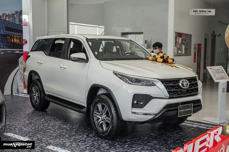 Đánh giá xe Toyota Fortuner máy dầu số sàn 2026