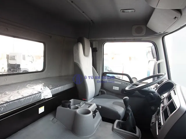 Nội thất xe đầu kéo ud 330hp