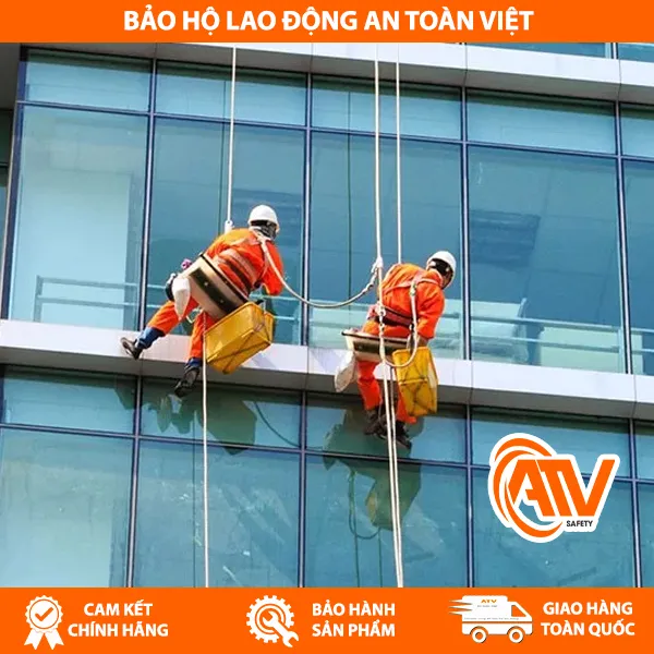 Sử dụng dây đai an toàn toàn thân leo cao