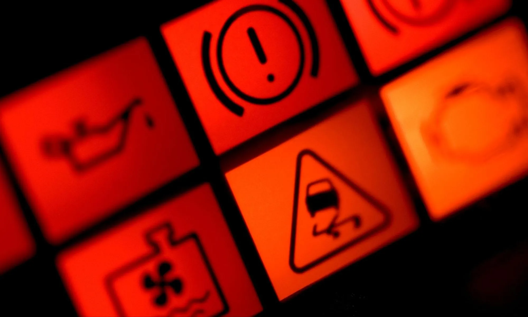 Bảng phân loại màu sắc các biểu tượng trên xe ô tô hiện đại