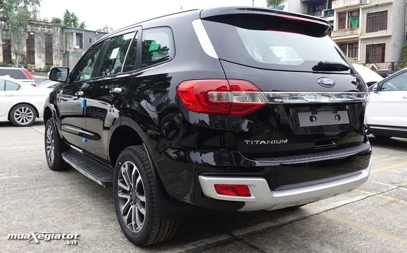 Đèn hậu Ford Everest 2026 Titanium 4WD AT Bi-Turbo