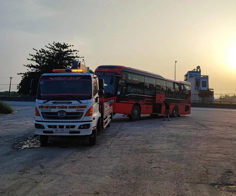 Hướng dẫn khách hàng kỹ năng xử lý tình huống khi đợi cứu hộ ô tô thanh hóa đến hỗ trợ