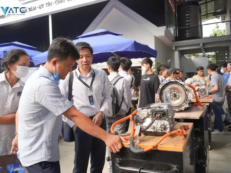 Giảng viên tại các trường cao đẳng và đại học kỹ thuật