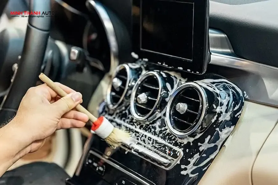 Dịch vụ dọn nội thất ô tô thanh hóa chuyên nghiệp giúp xe luôn sạch đẹp