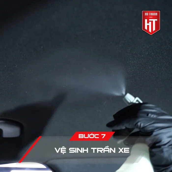 Vệ sinh trần xe ô tô